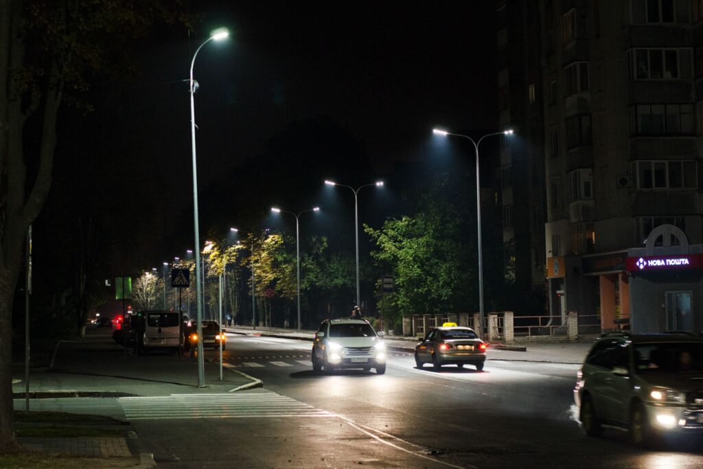 Зовнішнє освітлення автомобільних доріг