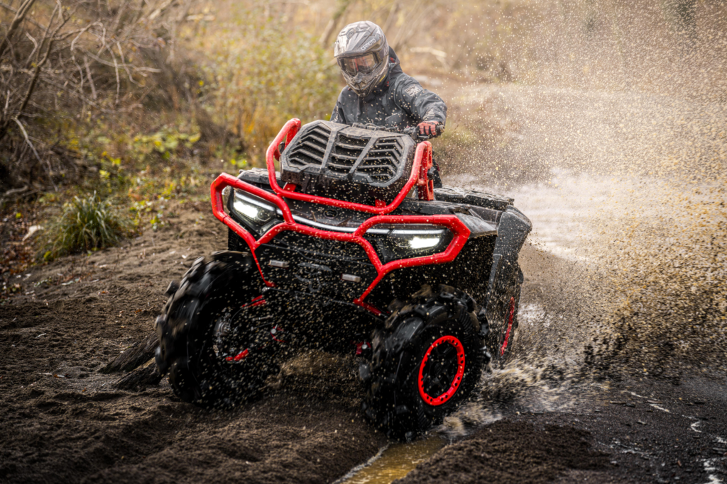 CFMOTO CFORCE 1000 під час поїздки бездоріжжям